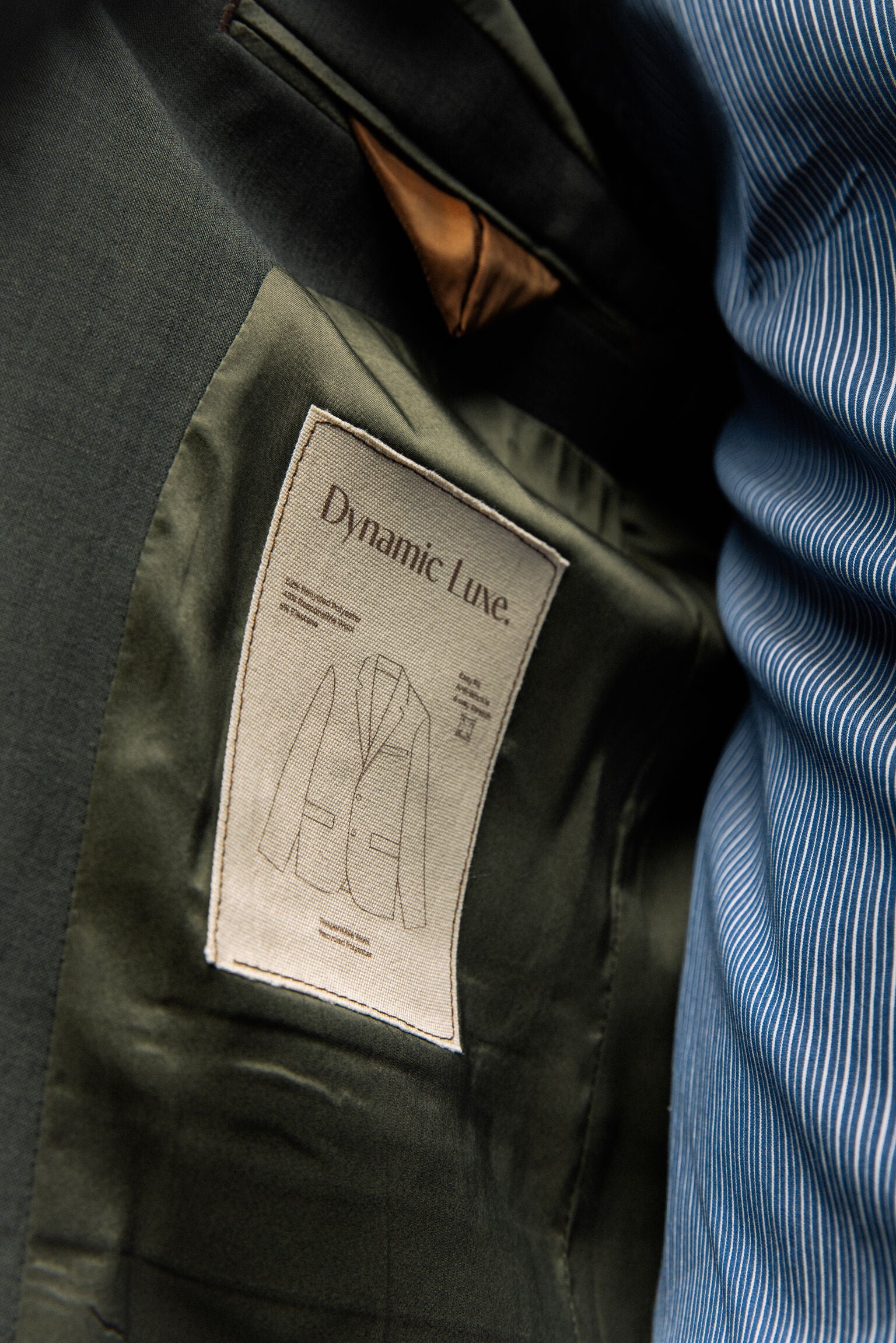 Modelshot / Dark Green / Detail